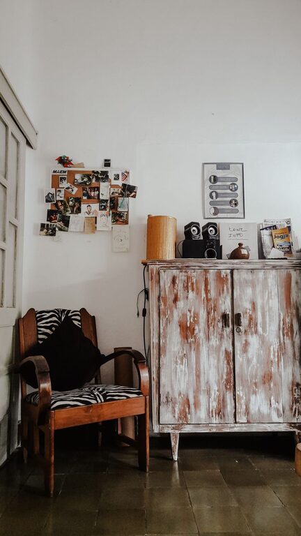 Tips for Creating a Cosy and Inviting Living Room on a Budget